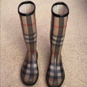 Authentic Burberry Rainboots size 37